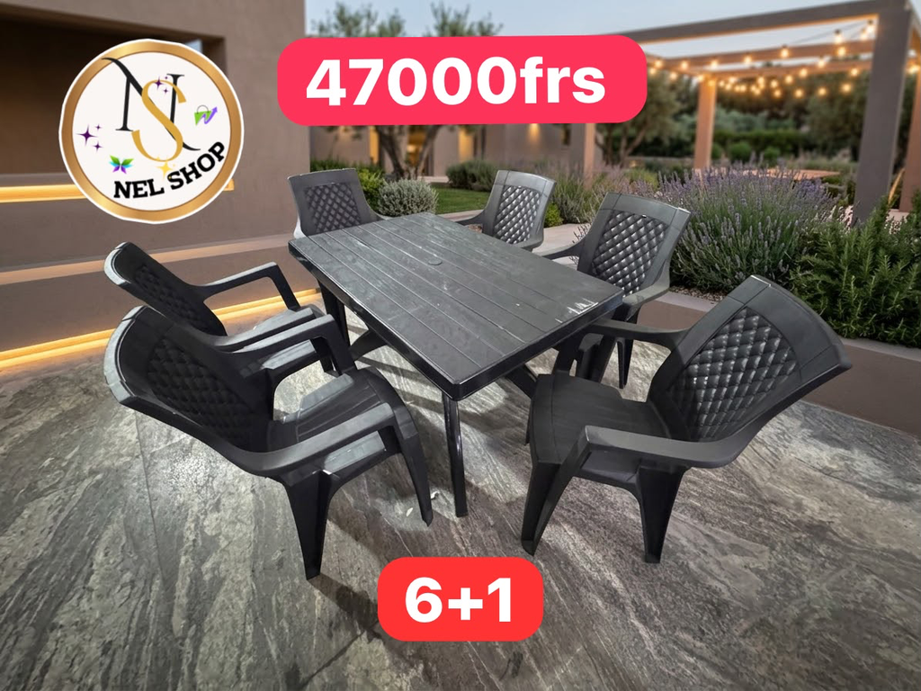 Plastic chairs set tisse